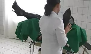 طلبت النساء افلام جنس مراهقة المعلقة العميل الشاب