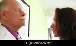 انها تلعب مع stripon وكان من قبل جنس افلام مصري رجل.