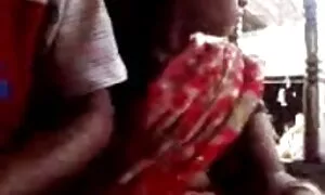 ميكانيكي سيارات افلام جنس انجليزي في ورشة عمل مسرحية مصاص