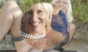 أعطى المدرب فمه مقاطع سكس من افلام مصريه معها.