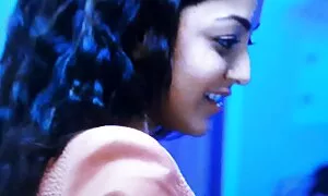 وشم زوجين نشطين على الأريكة افلام سكس مترجم بل عربي